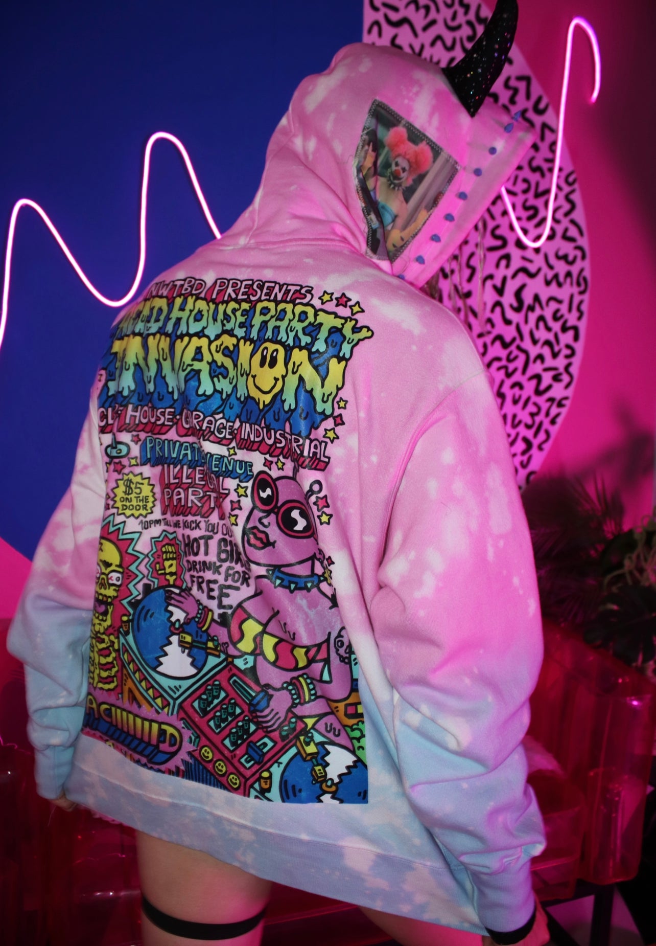 HOT GIRLS HOODIE.2